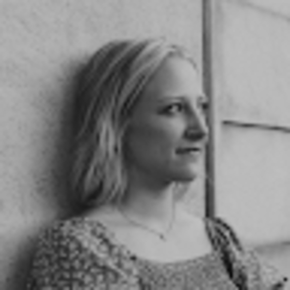 Meet your Posher, Abigail - Picture 1 of 1
